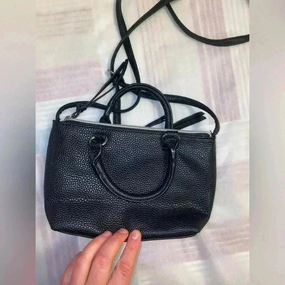 KENNETH  COLE REACTION SIMPLE CROSSBODY BAG FOR EVERYDAY USING - Picture 4 of 7